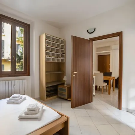 Scalo House - Isola Lägenhet