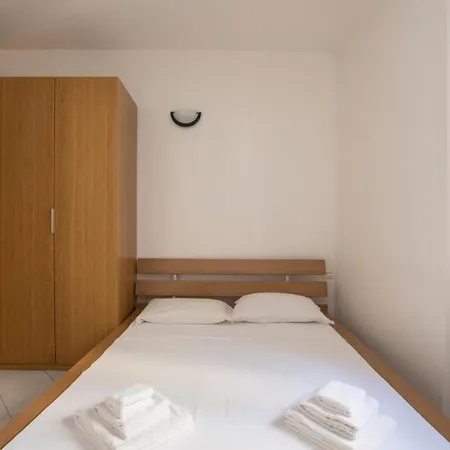 Scalo House - Isola Apartment *